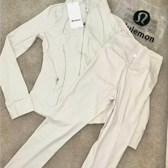 lululemon athletica Women's Cream Leggings and Jacket Set - Picture 1 of 1